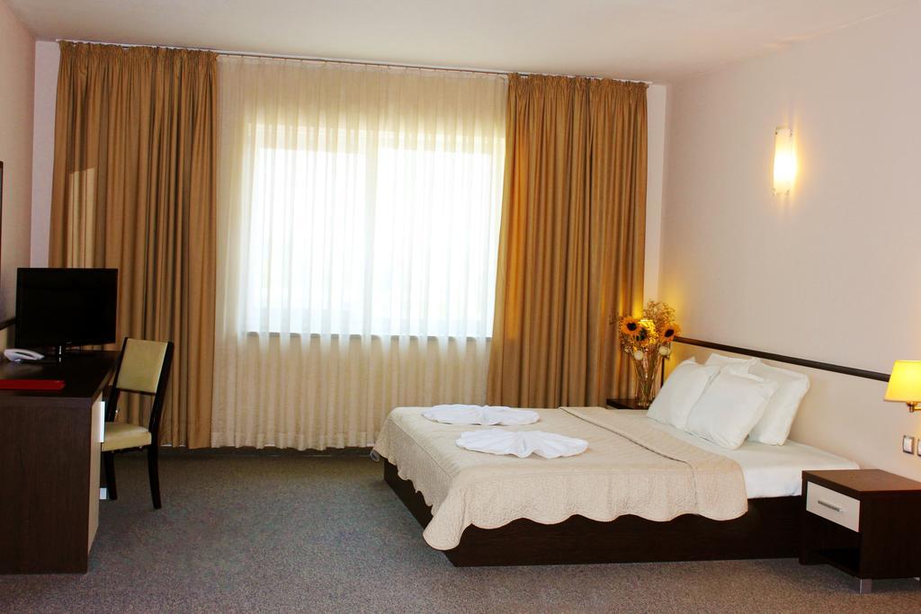 Kendros Hotel بلوفديف الغرفة الصورة