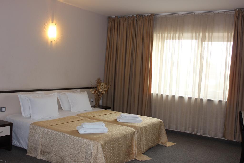 Kendros Hotel بلوفديف الغرفة الصورة